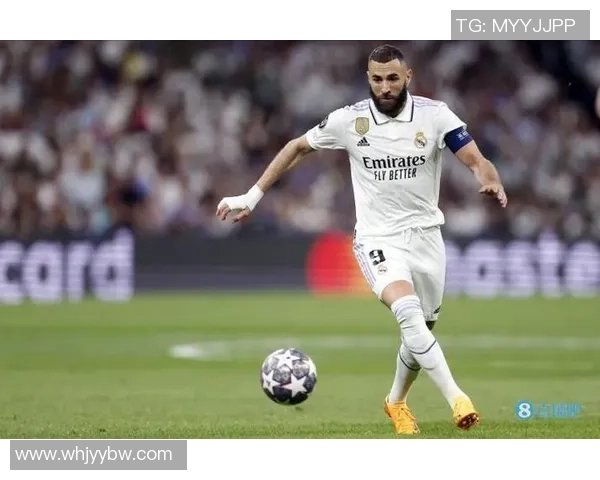 本泽马重返赛场展现王者风范引发球迷热议与期待